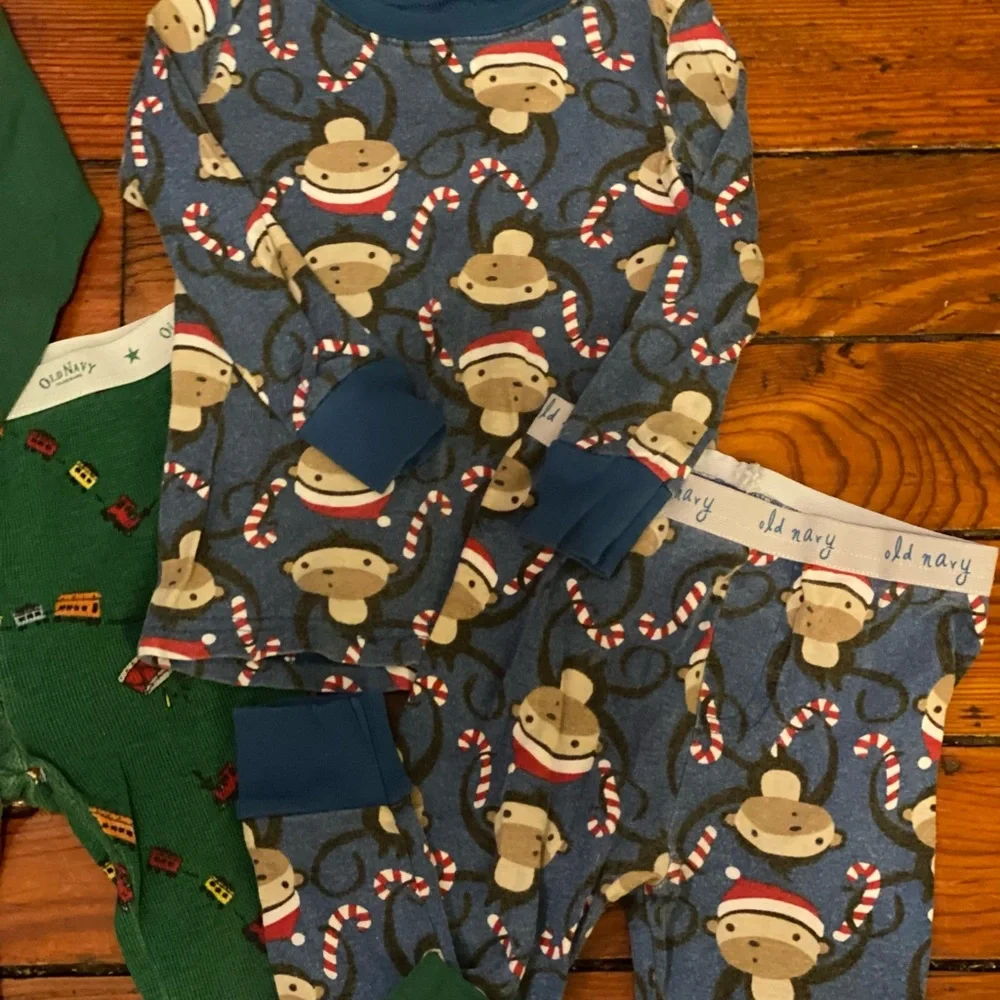 Old Navy Matching Pjs 2 pairs Size 2T
